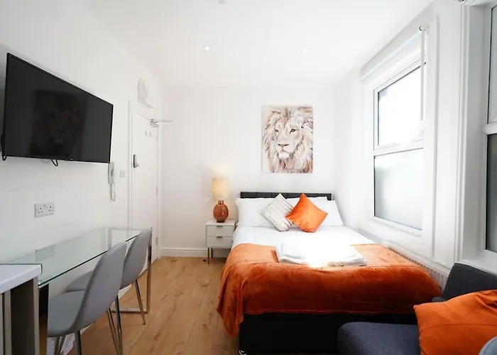 New Central Studio Apartment London 1